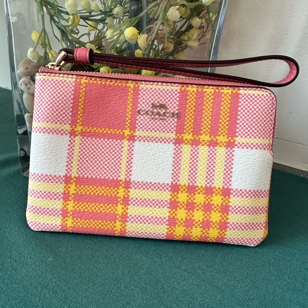 Coach Wristlet Garden Plaid